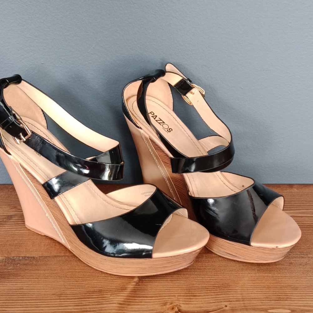Black comfy wedges